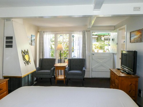 Carmel Fireplace Inn - image 29