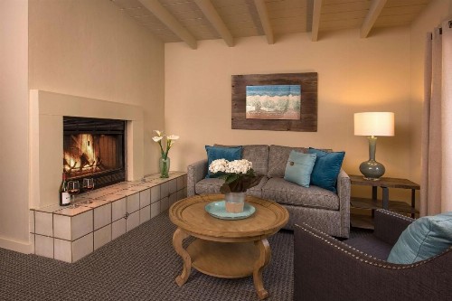 Carmel Country Inn - image 18