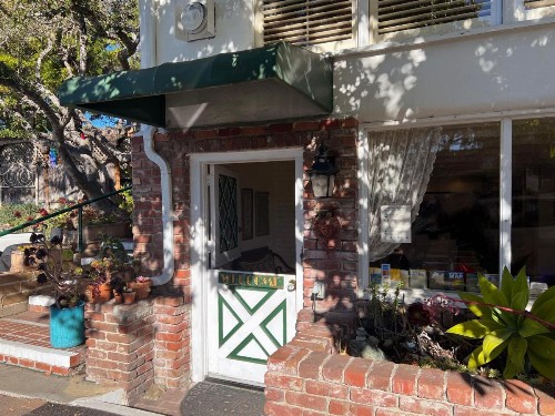 Carmel Garden Inn - image 5