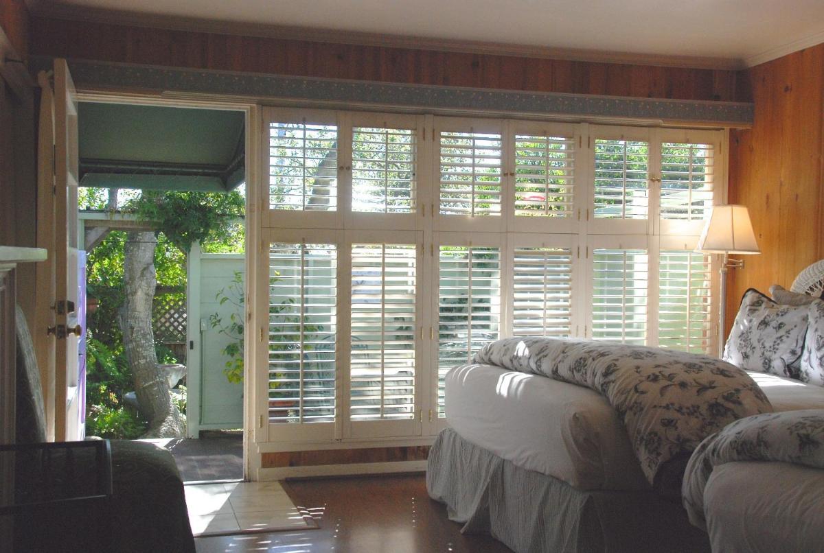 Carmel Garden Inn - image 7