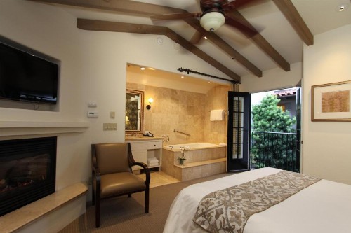 Cypress Inn - image 13