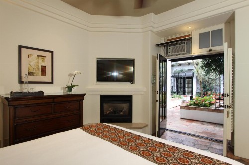 Cypress Inn - image 20