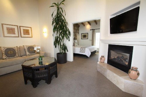 Cypress Inn - image 5