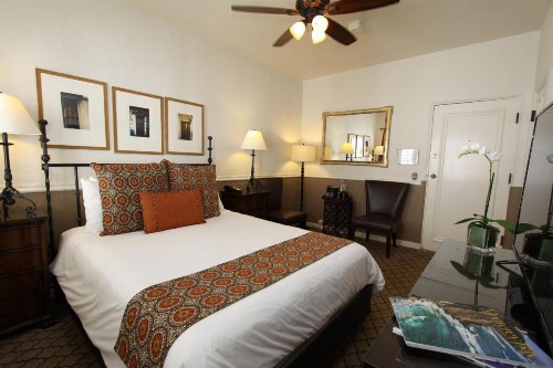 Cypress Inn - image 7