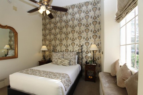 Cypress Inn - image 9