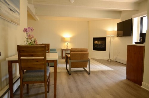 Lobos Lodge - image 14