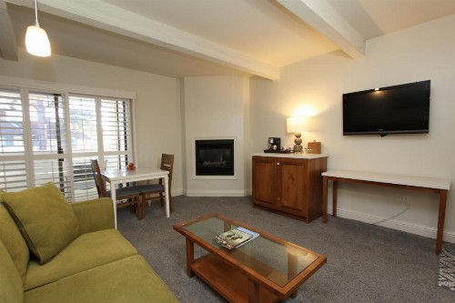 Lobos Lodge - image 27