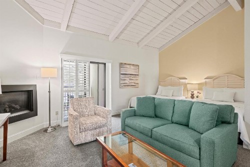 Lobos Lodge - image 43