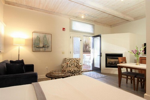 Lobos Lodge - image 7