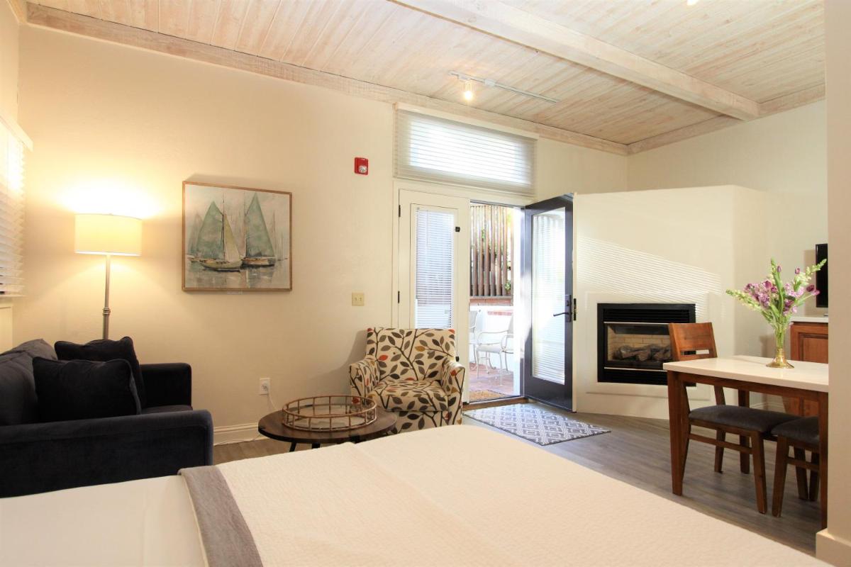 Lobos Lodge - image 7