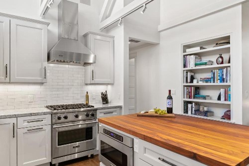 Beautiful Remodeled Home 30 night min - image 6
