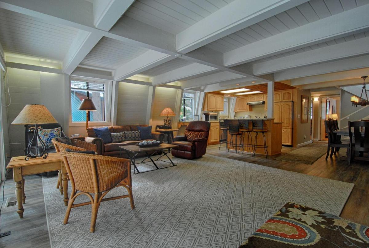 Agate Bay Chalet (Cabin) - image 3