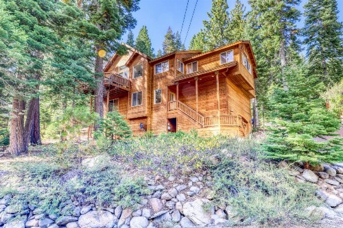 Agate Road Retreat - image 1