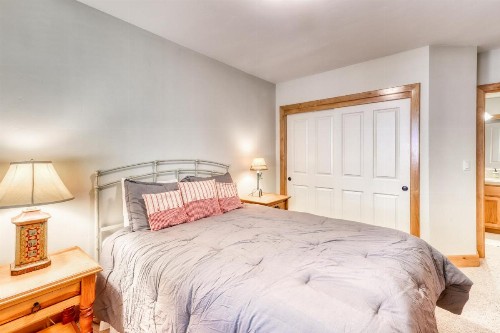 Agate Road Retreat - image 11