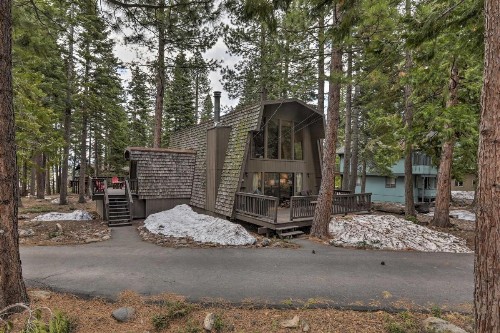 Carnelian Bay House Less Than half Mi to North Lake Tahoe! - image 3