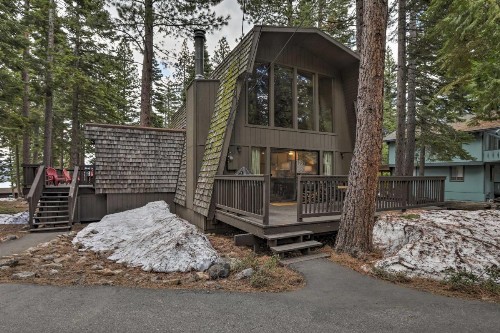Carnelian Bay House Less Than half Mi to North Lake Tahoe! - image 6