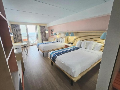 Golden Sands Motel - image 20