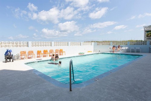 Golden Sands Motel - image 25