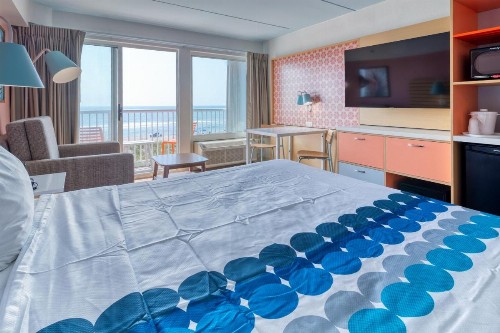 Golden Sands Motel - image 30