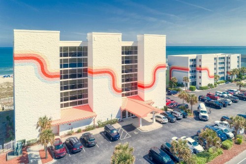Golden Sands Motel - image 32