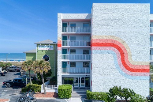Golden Sands Motel - image 41
