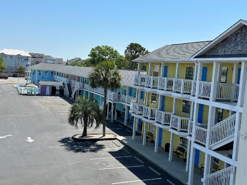 Drifters Reef Hotel - image 25