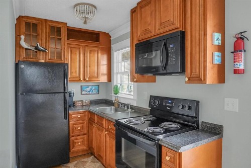 Carolina Beach Inn - image 15