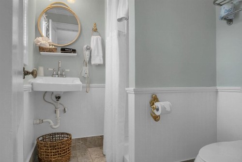 Carolina Beach Inn - image 32