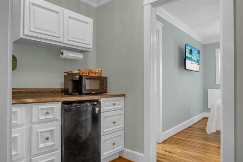 Carolina Beach Inn - image 37