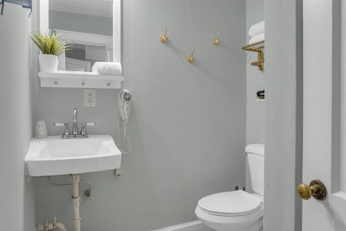 Carolina Beach Inn - image 41