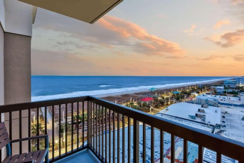 Hampton Inn & Suites by Hilton Carolina Beach Oceanfront - image 23