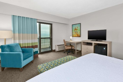 Hampton Inn & Suites by Hilton Carolina Beach Oceanfront - image 26