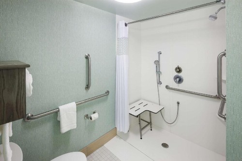 Hampton Inn & Suites by Hilton Carolina Beach Oceanfront - image 34