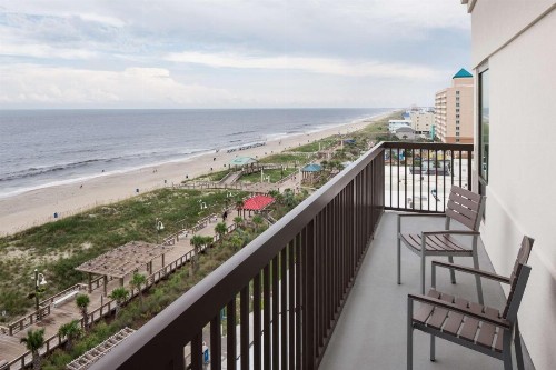 Hampton Inn & Suites by Hilton Carolina Beach Oceanfront - image 35