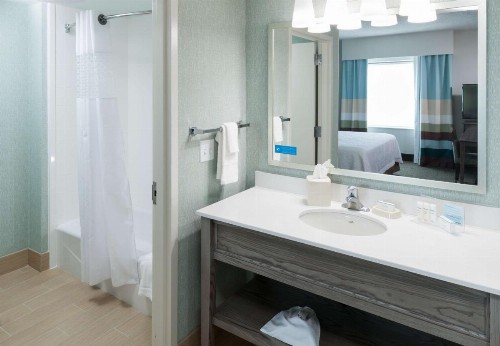 Hampton Inn & Suites by Hilton Carolina Beach Oceanfront - image 43