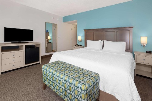 Hampton Inn & Suites by Hilton Carolina Beach Oceanfront - image 50