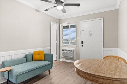 Dry Dock Family Motel - image 18