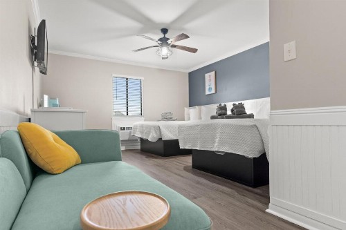 Dry Dock Family Motel - image 35