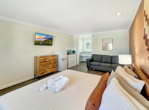 Dry Dock Family Motel - image 37