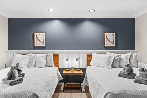 Dry Dock Family Motel - image 6