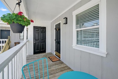 Dry Dock Family Motel - image 8