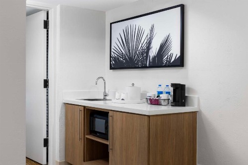 Hampton Inn & Suites San Juan - image 6
