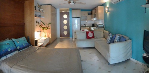 Cozy Beachfront Studio - image 3