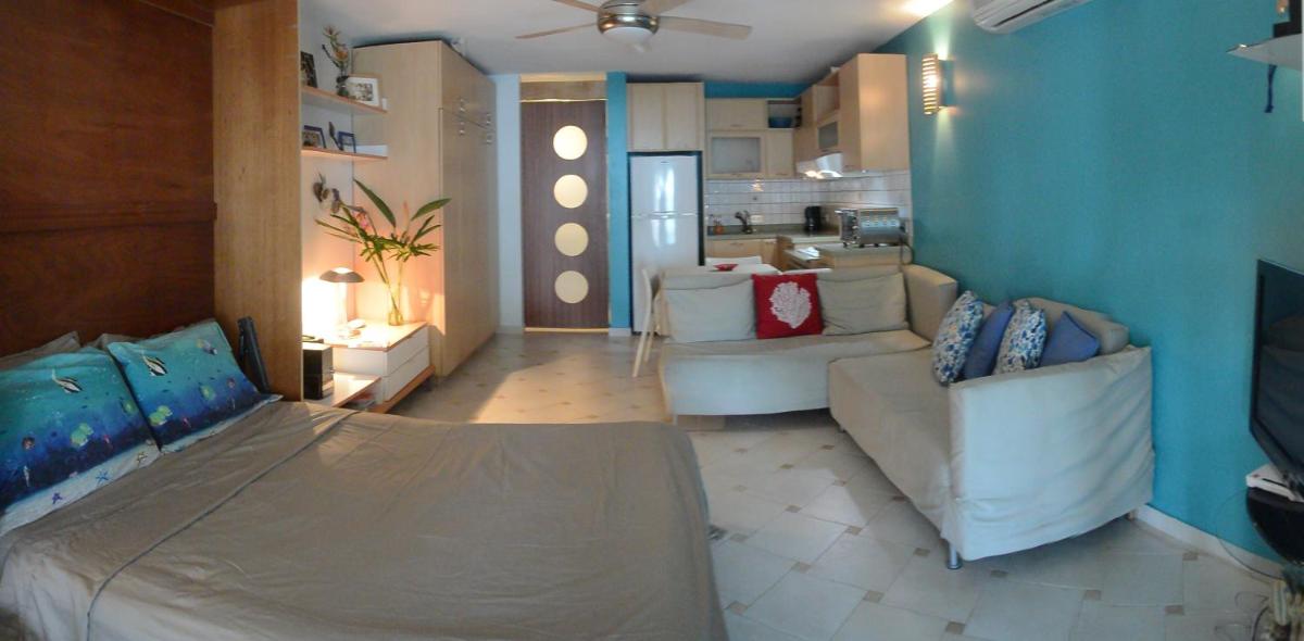 Cozy Beachfront Studio - image 3