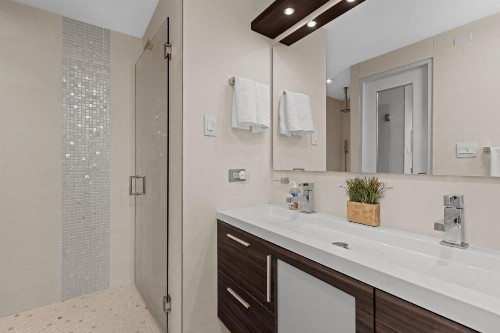 Amapola SeaSide Beach Front Apartment - image 11