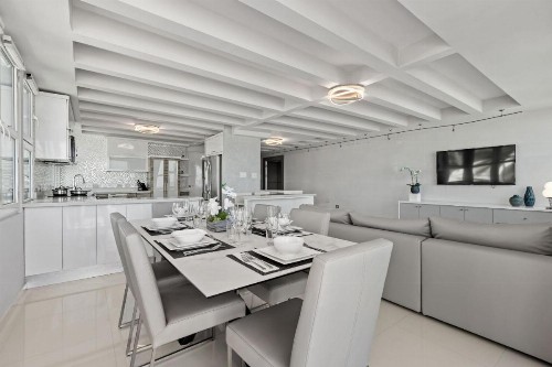 Amapola SeaSide Beach Front Apartment - image 16