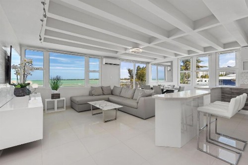 Amapola SeaSide Beach Front Apartment - image 19
