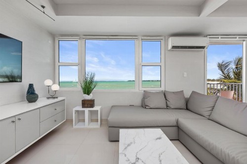 Amapola SeaSide Beach Front Apartment - image 6