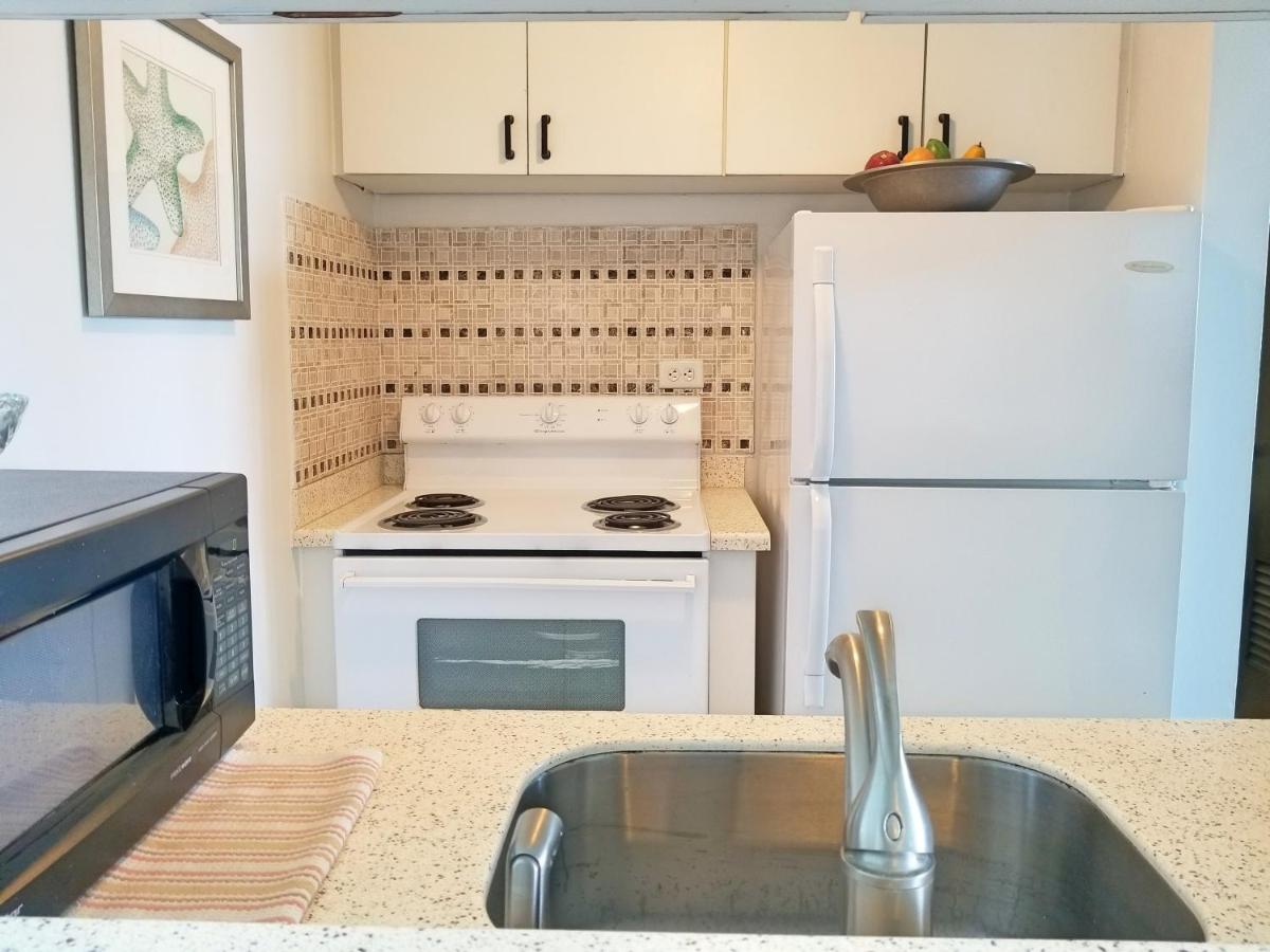 Marbella del Caribe Isla Verde Beachfront - image 6