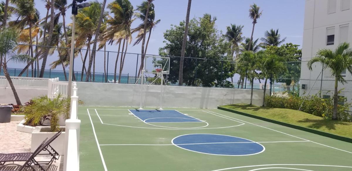 Marbella del Caribe Isla Verde Beachfront - image 5